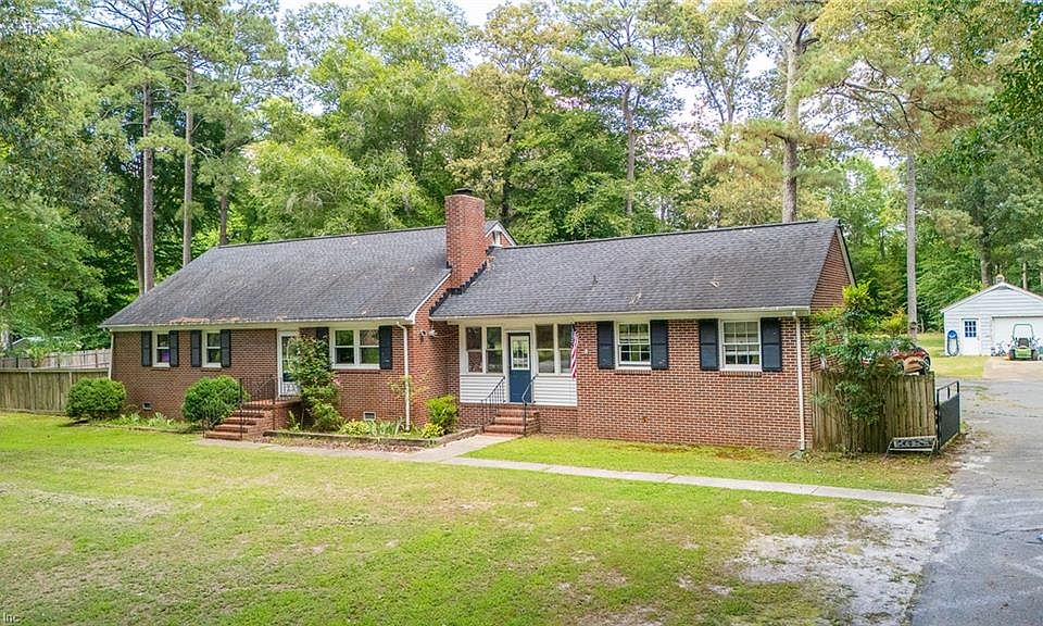1st image of 404 Kingsale Rd