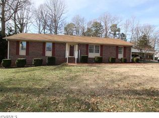 4230 Oxbridge Rd, North Chesterfield, VA 23236
