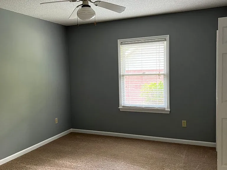 114 Windmere Dr — Photo 15