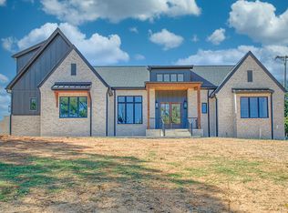 640 W 12th St, Cookeville, TN 38501