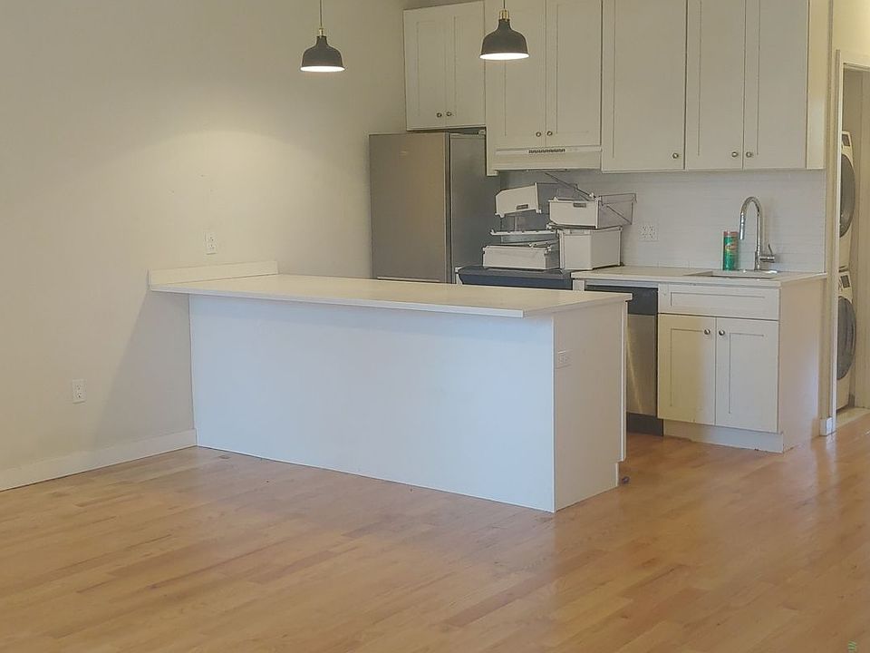 1st image of 317 Van Brunt St Floor 2