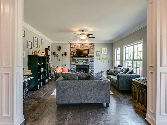 5th image of 187 Melbourne Dr