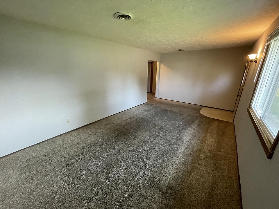 606 Paddock St Beatrice NE 68310 Zillow