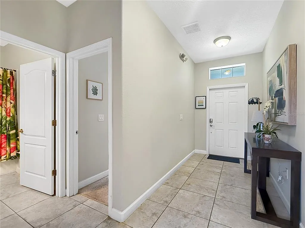 5 bed, 5.0 bath, 3081 sqft, $3,300 — Photo 3