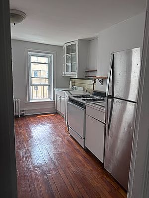 3rd image of 152 14th St Floor 3
