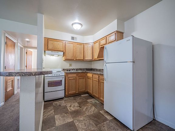 4th image of 1121-1115 N College Dr #26