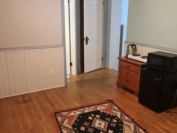 1636 W Grace St #1B, Richmond, VA 23220