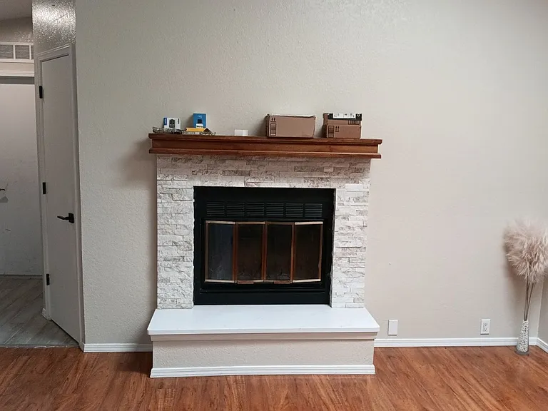 10404 Griffith Park Dr NE — Photo 6