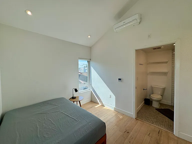 5055 Lincoln Ave — Photo 14