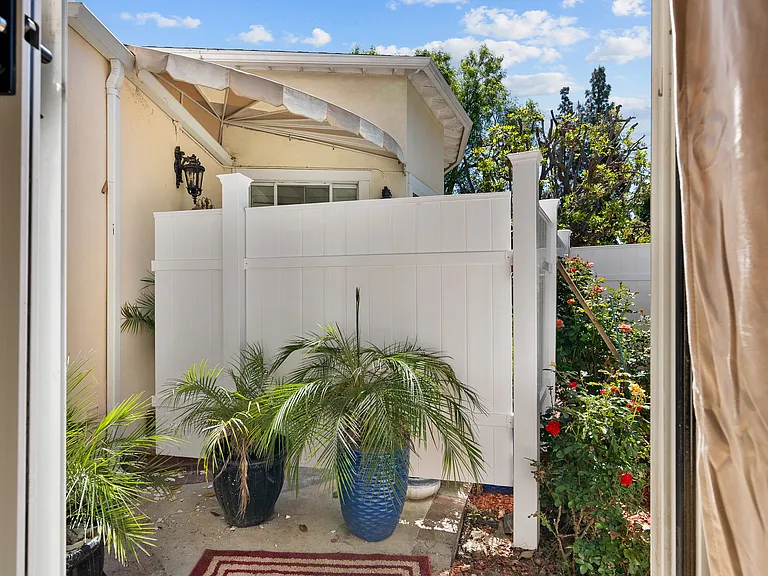 17814 Parthenia St — Photo 36