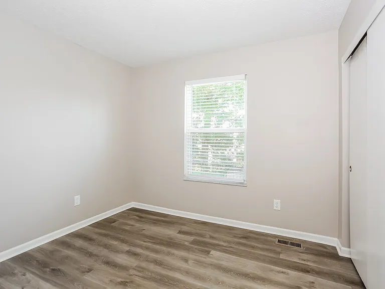 8402 Lucerne Dr — Photo 14