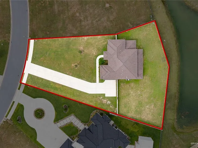 4628 Estancia Pkwy — Photo 33