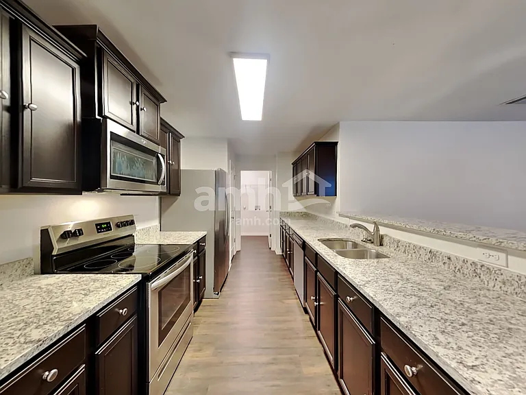 1564 Breanna Ln — Photo 3