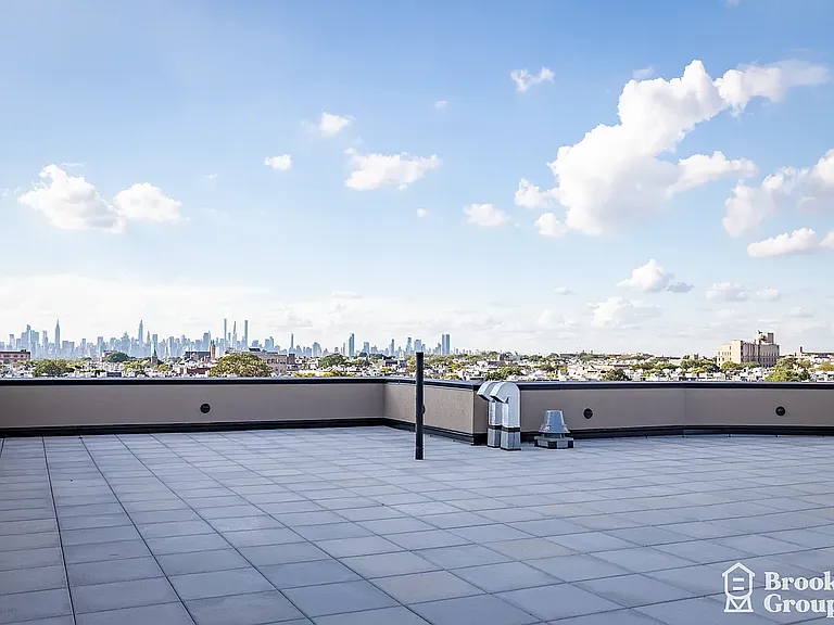 26 Sherman Ave #5H — Photo 13