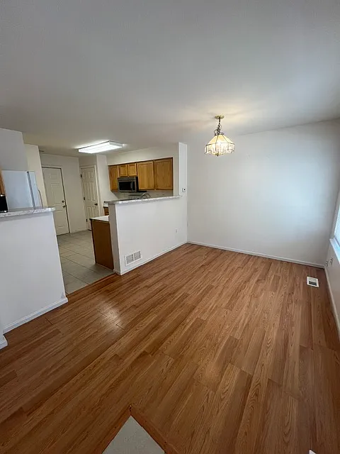 2 bed, 2.5 bath, 1308 sqft, $2,225 — Photo 3