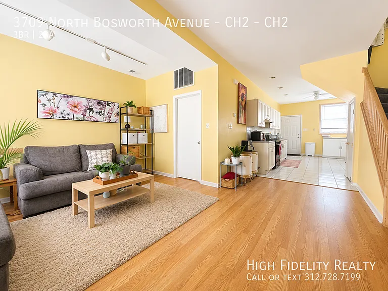 3709 N Bosworth Ave #CH2 — Photo 2