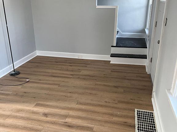 4th image of 25850 Shoreview Ave