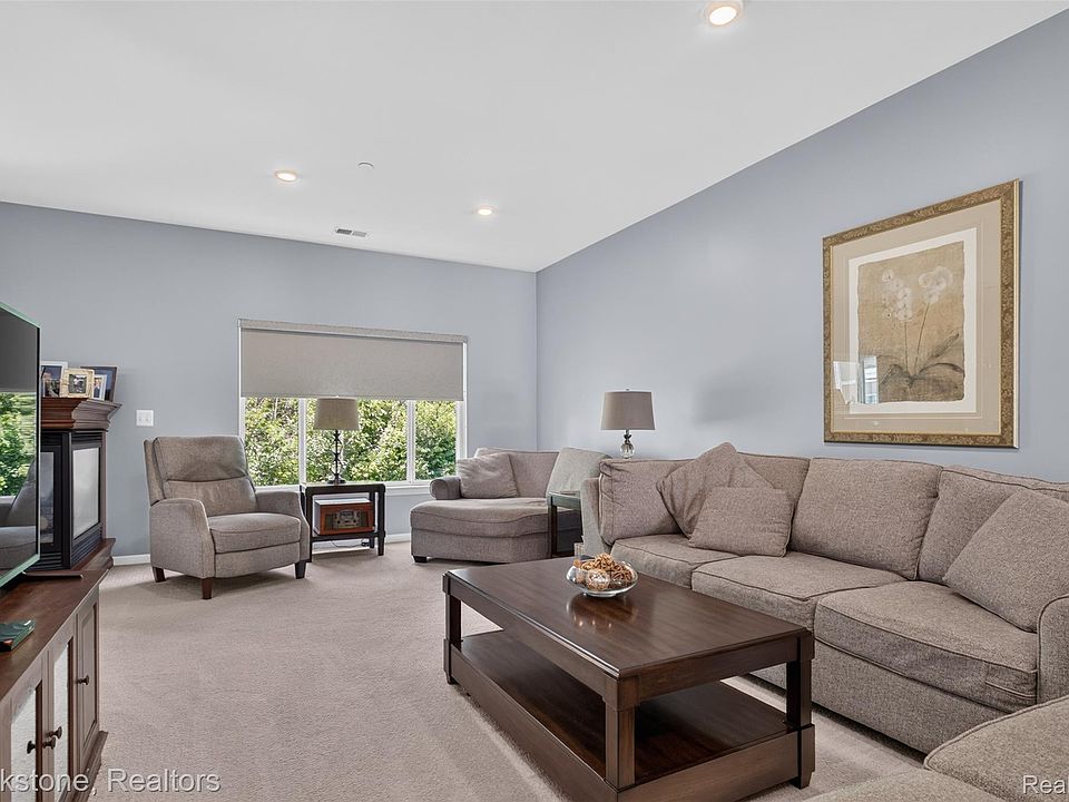 3773 Eagle Creek Dr, photo 2