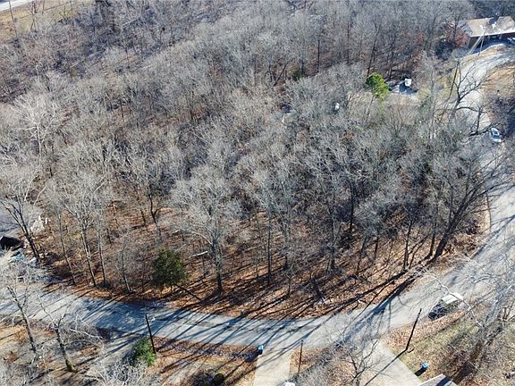 2nd image of 28 & 29 Tamworth Cir