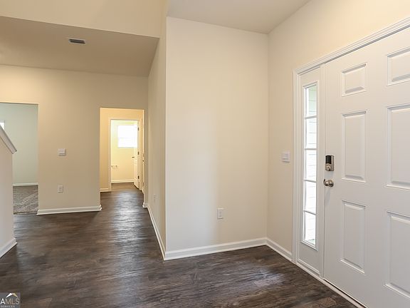 5th image of 145 Ashwood Cir