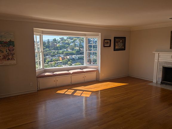 2nd image of 1655 Angelus Ave