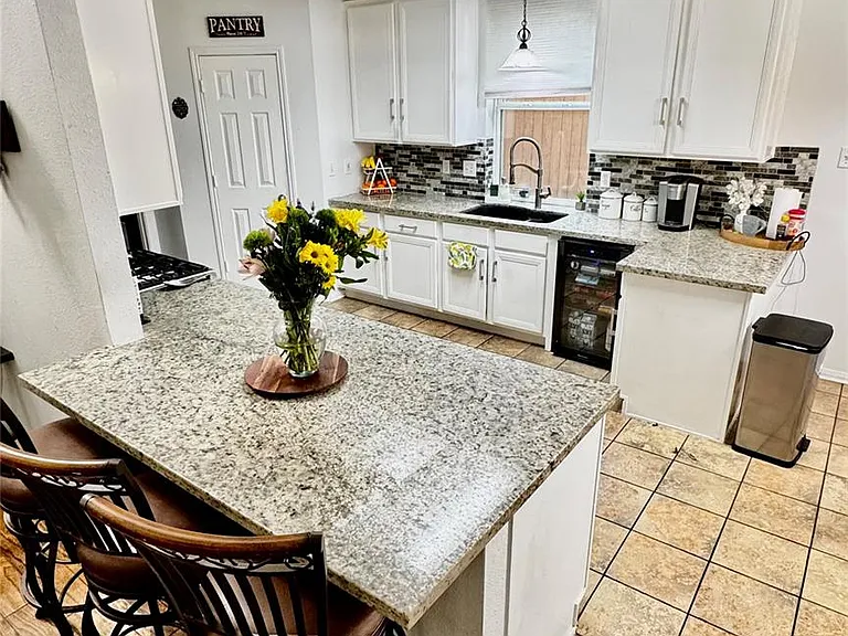 14506 Wadlington Dr — Photo 10