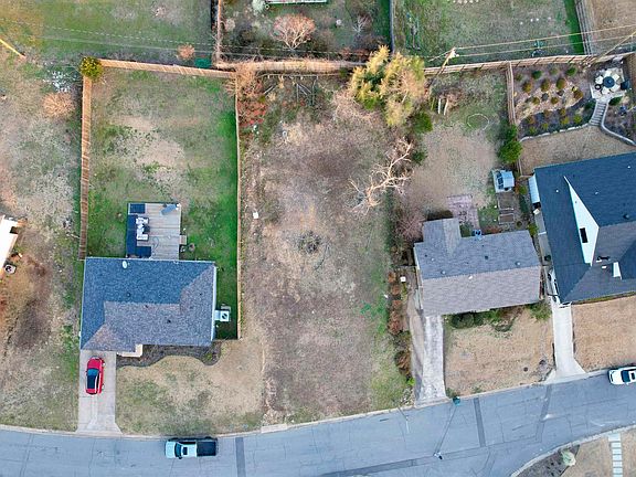 5th image of 2923 Youngwood Rd