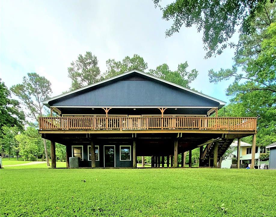 1st image of 205 Indian Creek Dr