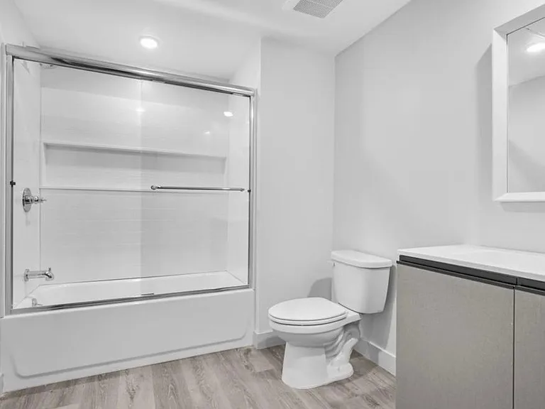 7040 Woodman Ave #107 — Photo 15