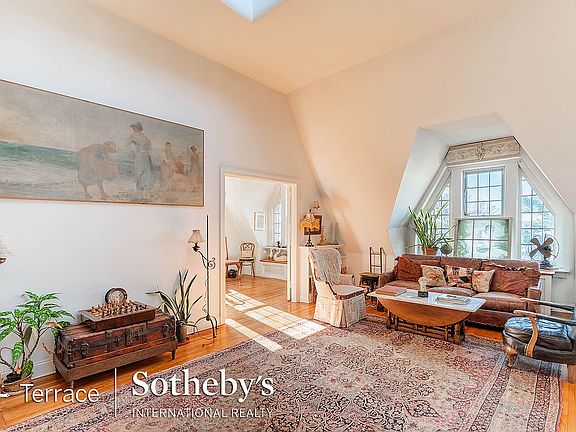 4th image of 4 Dartmouth St APT 512