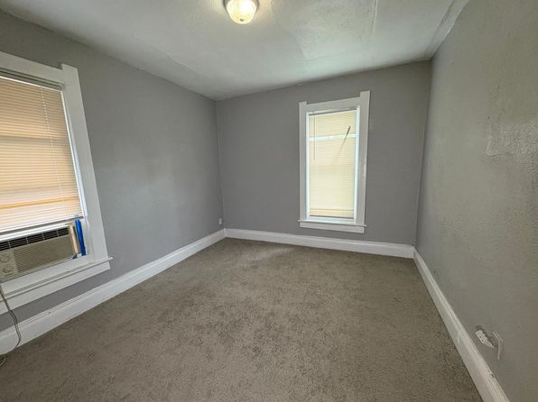 137 Gibbons St #2