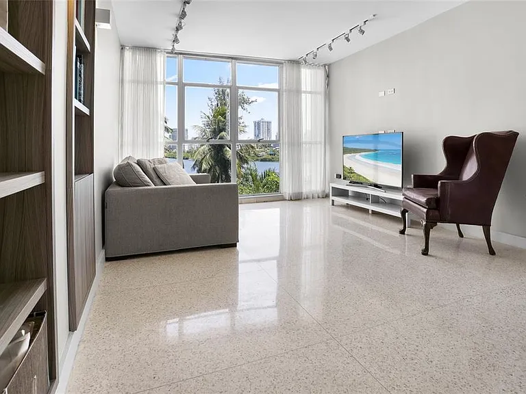 860 Ashford Ave #5C-1 — Photo 10