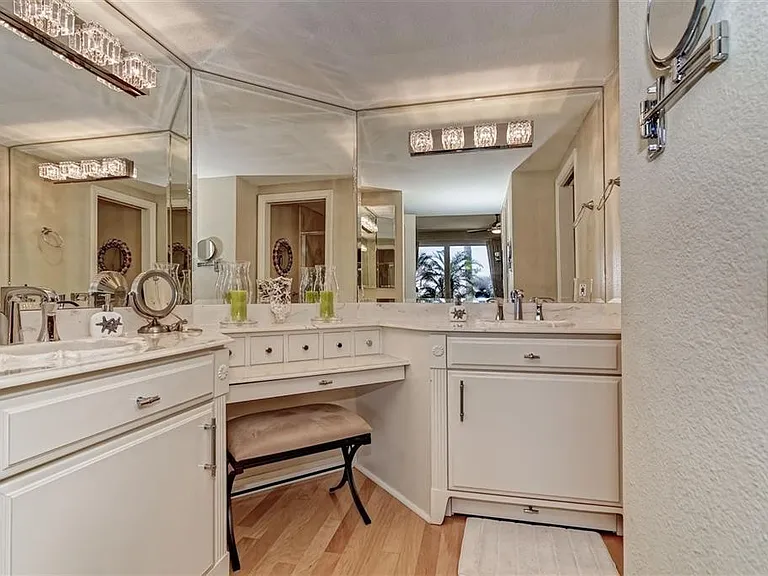 11 Kingston Ct E — Photo 9