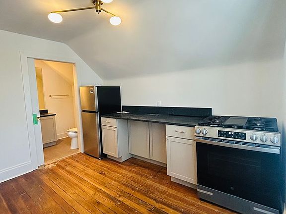4th image of 1923 Greenup St APT 5