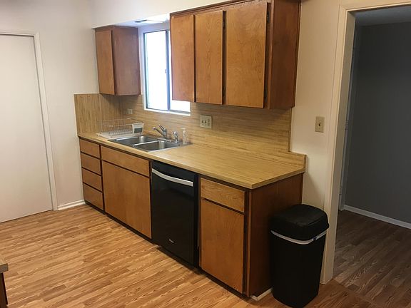 4th image of 1211 E Manhatton Dr