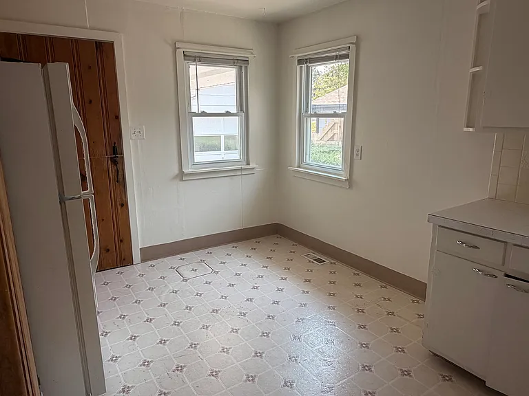 Eat-In Dining Area