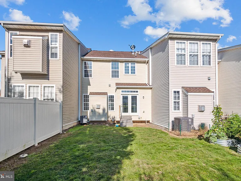 10329 Bridle Ct — Photo 30