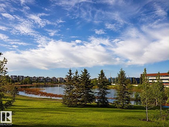 5th image of 960 Summerside Link SW
