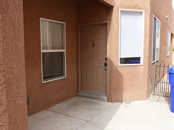 3rd image of 4528 Holiday Breeze Pl NE