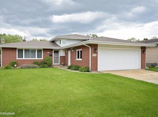 18523 Christina Dr, Lansing, IL 60438