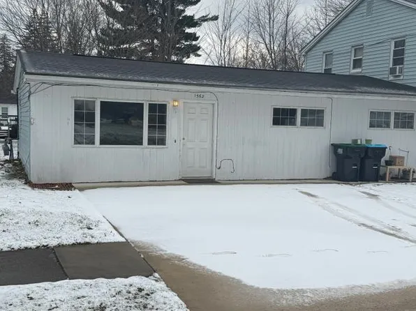 1562 Kimberly St #A, Hermitage, PA 16148