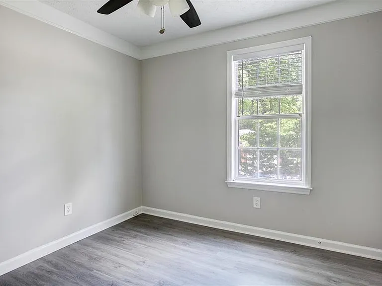 4940 Tanners Spring Dr — Photo 16