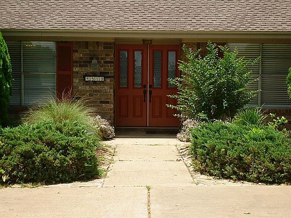 3006 Sqft. on .97 Acres.4 Bedrooms,3Baths,4 Car Garage with workshop, Spacious Formal Dining, Living, Game Room with Full Bar and Study Area. Fireplace.