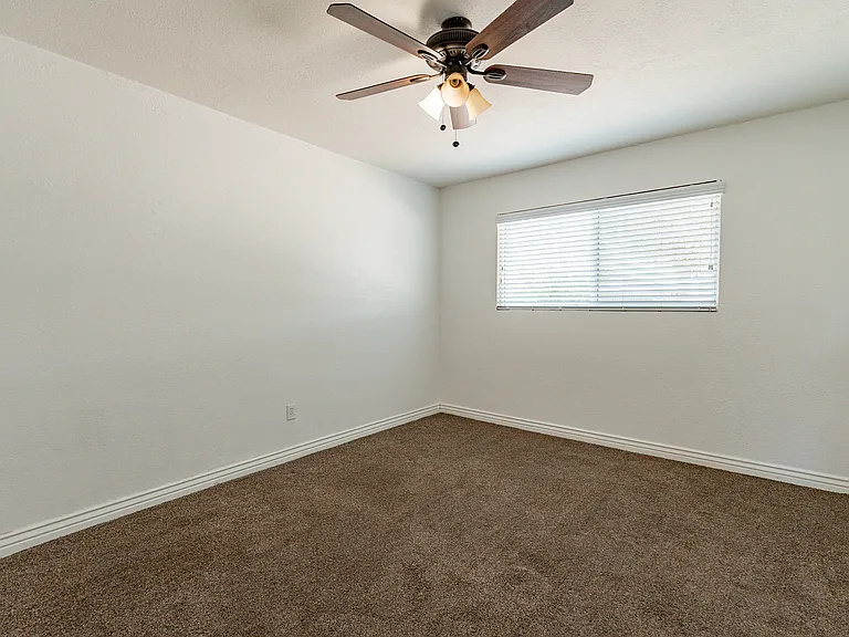 7318 E Sheridan St — Photo 19