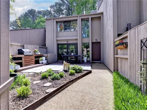 102 Harrops Gln, Williamsburg, VA 23185
