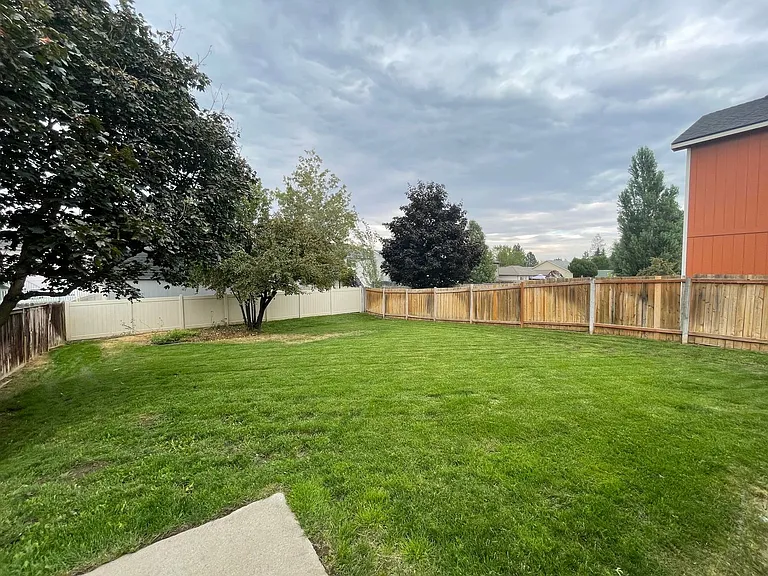 3115 E 44th Ave — Photo 10