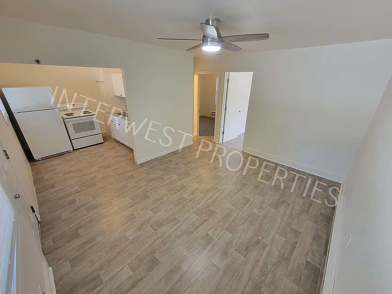 2622 SE 84th Ave — Photo 2