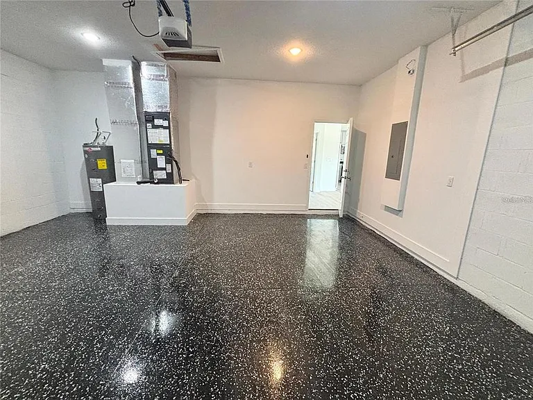 2349 W Oakland Ln — Photo 20