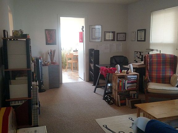 3rd image of 1015 W Benton St #60