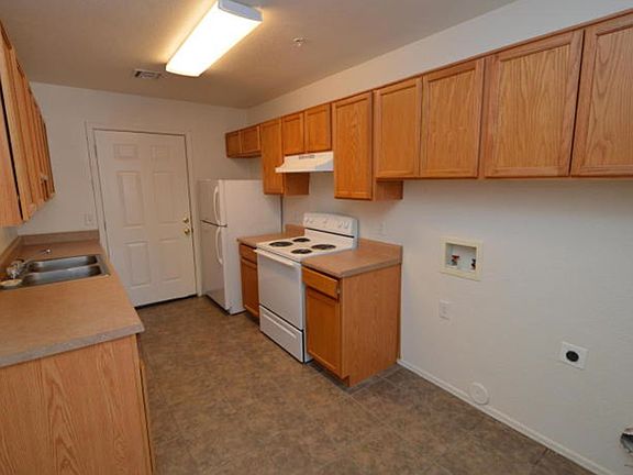 4th image of 3516 E Monte Vista Dr